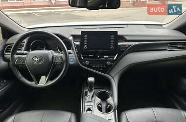 Седан Toyota Camry 2021 в 