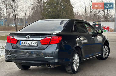 Седан Toyota Camry 2014 в Днепре