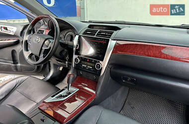 Седан Toyota Camry 2014 в Днепре