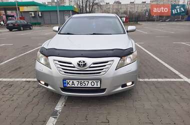 Седан Toyota Camry 2006 в Києві