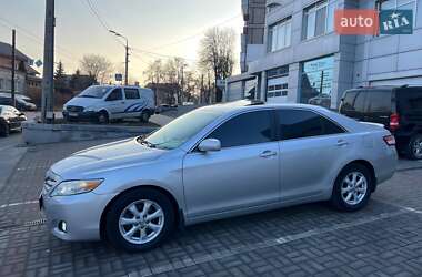 Седан Toyota Camry 2010 в Днепре