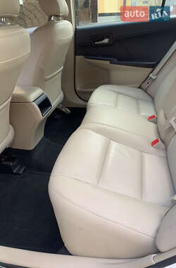 Седан Toyota Camry 2013 в Львове