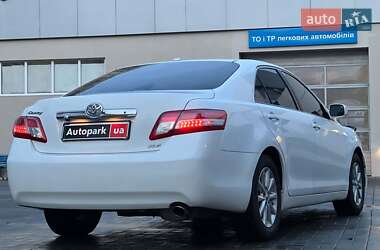 Седан Toyota Camry 2010 в 