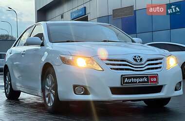 Седан Toyota Camry 2010 в 