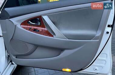 Седан Toyota Camry 2010 в 