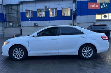 Седан Toyota Camry 2010 в 
