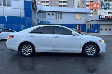 Седан Toyota Camry 2010 в 