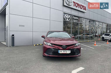 Седан Toyota Camry 2018 в Харькове