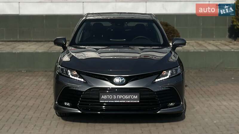 Седан Toyota Camry 2024 в Чернівцях