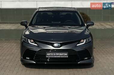 Седан Toyota Camry 2024 в Черновцах