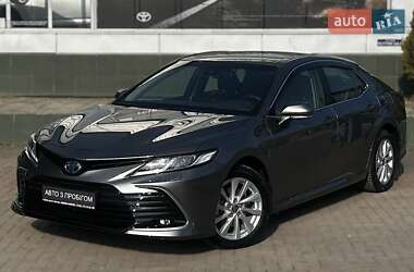 Седан Toyota Camry 2024 в Черновцах