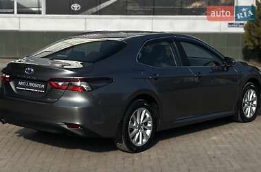 Седан Toyota Camry 2024 в Черновцах