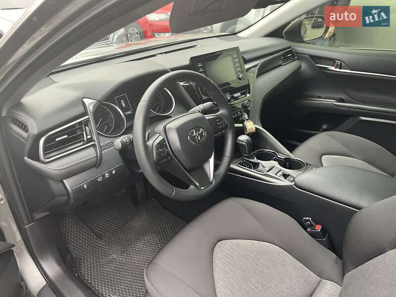 Седан Toyota Camry 2021 в Дніпрі