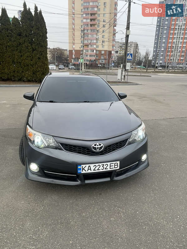 Седан Toyota Camry 2014 в Белой Церкви