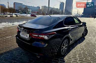 Седан Toyota Camry 2021 в Києві