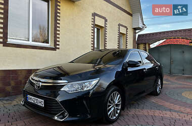 Седан Toyota Camry 2015 в Николаеве