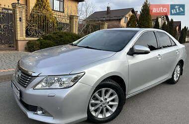 Седан Toyota Camry 2012 в Виннице