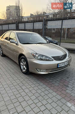 Седан Toyota Camry 2005 в Запорожье