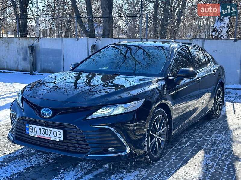 Седан Toyota Camry 2021 в Кропивницком