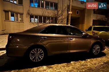 Седан Toyota Camry 2016 в Києві