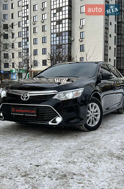 Седан Toyota Camry 2015 в Сумах