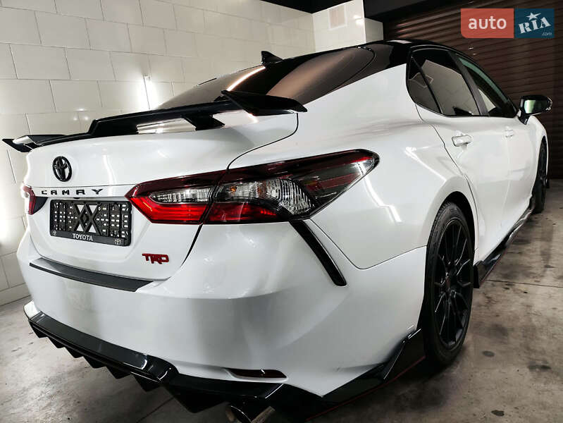 Седан Toyota Camry 2021 в Киеве