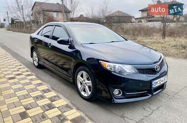 Седан Toyota Camry 2014 в Києві