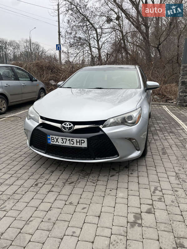 Седан Toyota Camry 2015 в Хмельницькому