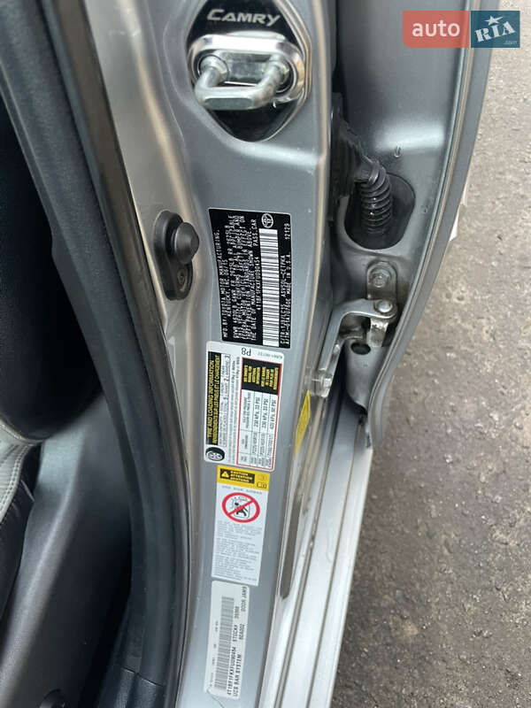 Седан Toyota Camry 2015 в Хмельницькому