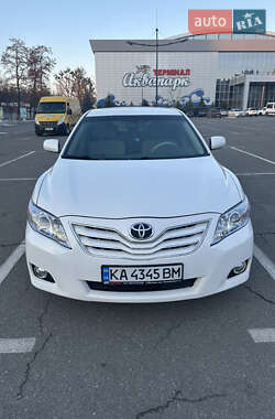 Седан Toyota Camry 2011 в Броварах