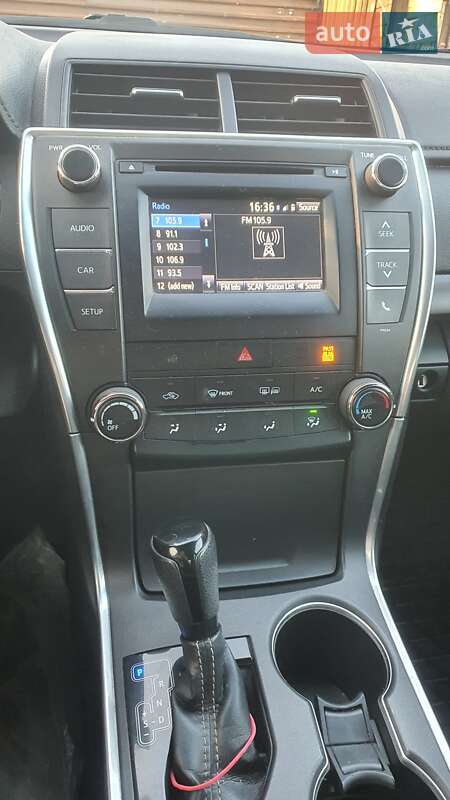 Седан Toyota Camry 2016 в Кривом Роге