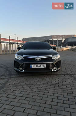 Седан Toyota Camry 2017 в Львові