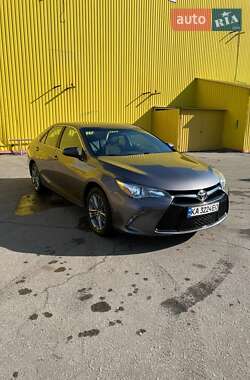 Седан Toyota Camry 2017 в Кропивницком