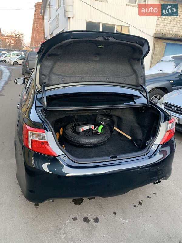 Седан Toyota Camry 2014 в Киеве