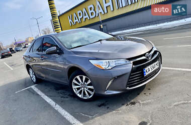 Седан Toyota Camry 2017 в Києві