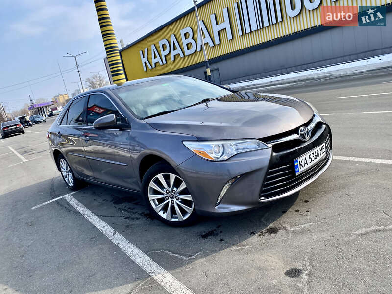 Седан Toyota Camry 2017 в Києві