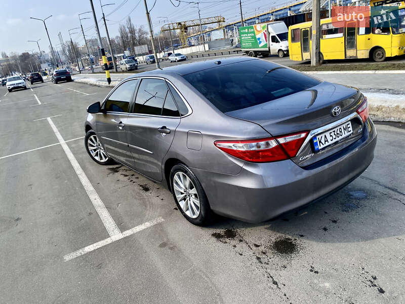 Седан Toyota Camry 2017 в Києві