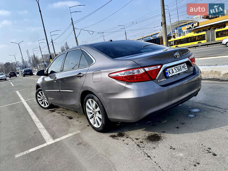 Седан Toyota Camry 2017 в Києві