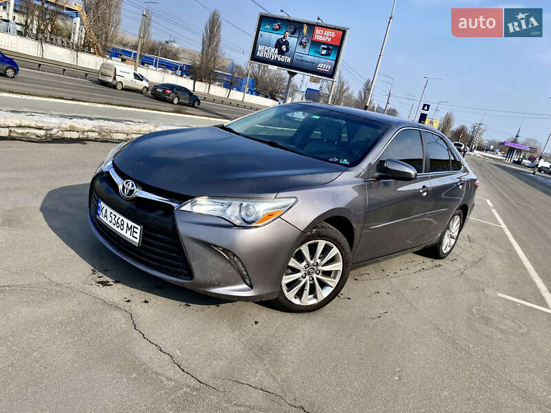 Седан Toyota Camry 2017 в Києві