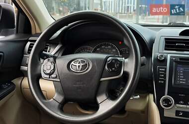 Седан Toyota Camry 2014 в Києві