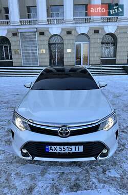 Седан Toyota Camry 2015 в 