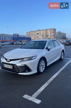 Седан Toyota Camry 2023 в Кропивницком