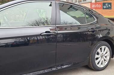 Седан Toyota Camry 2019 в 