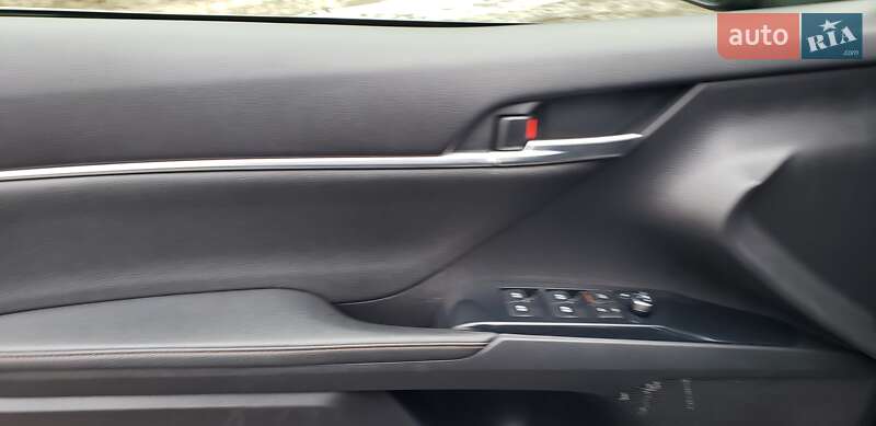 Седан Toyota Camry 2019 в Вінниці