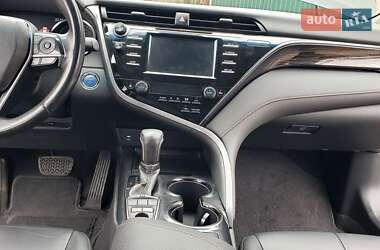 Седан Toyota Camry 2019 в 