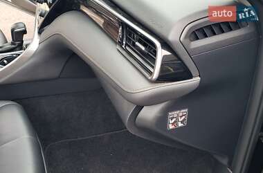 Седан Toyota Camry 2019 в 
