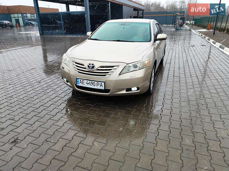 Седан Toyota Camry 2008 в Желтых Водах
