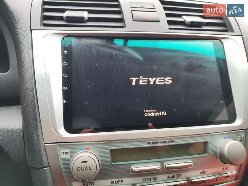 Седан Toyota Camry 2008 в Желтых Водах
