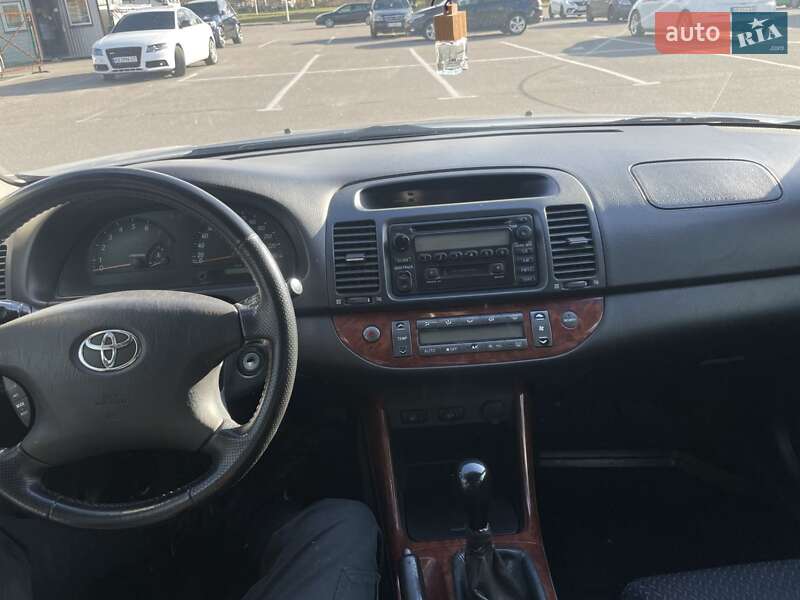 Седан Toyota Camry 2002 в Запорожье