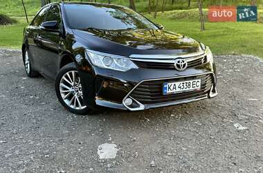 Седан Toyota Camry 2017 в Києві